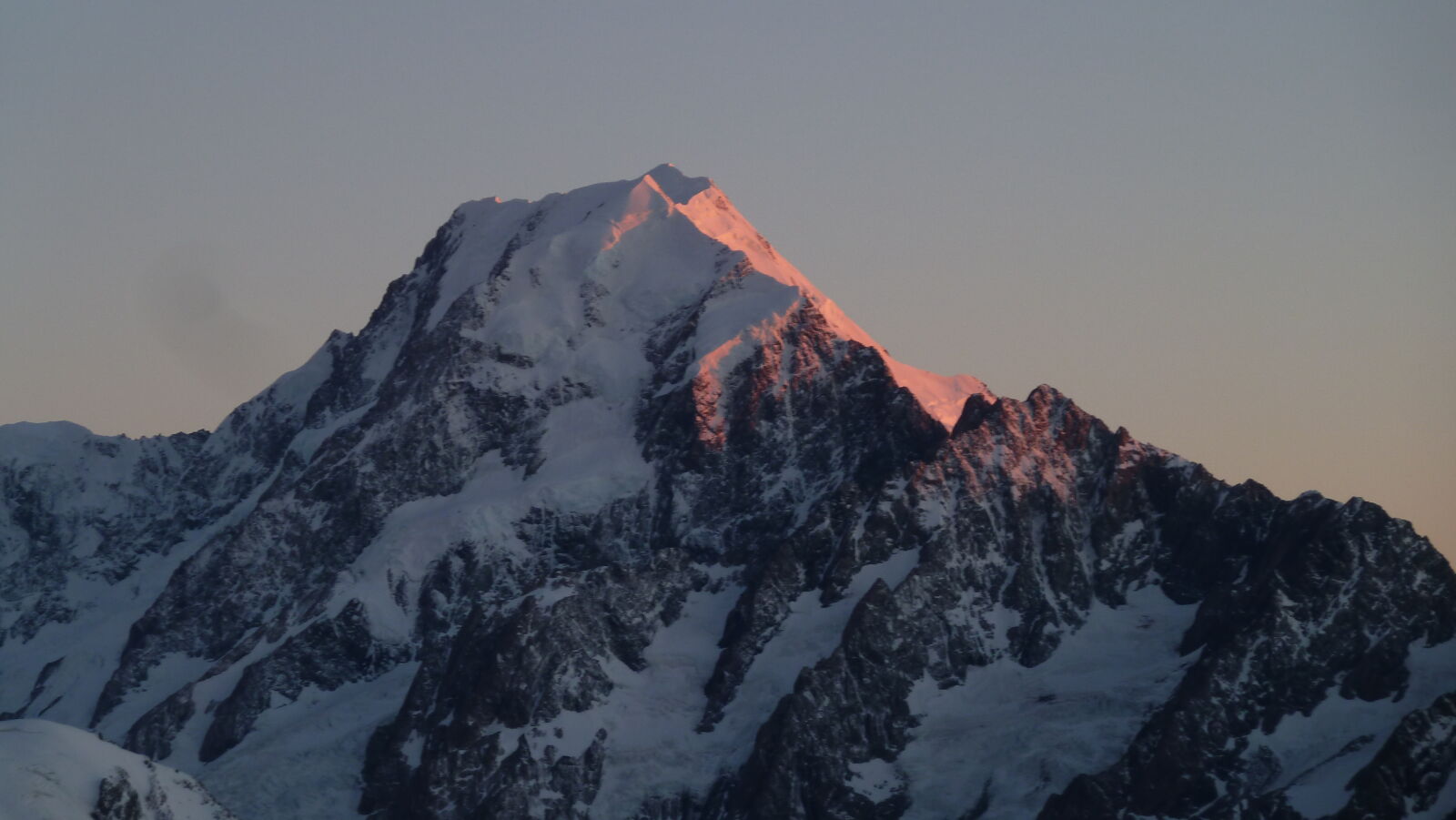 Mount Cook bei Sonnenaufgang; Mueller Hut Route, Tag 2.