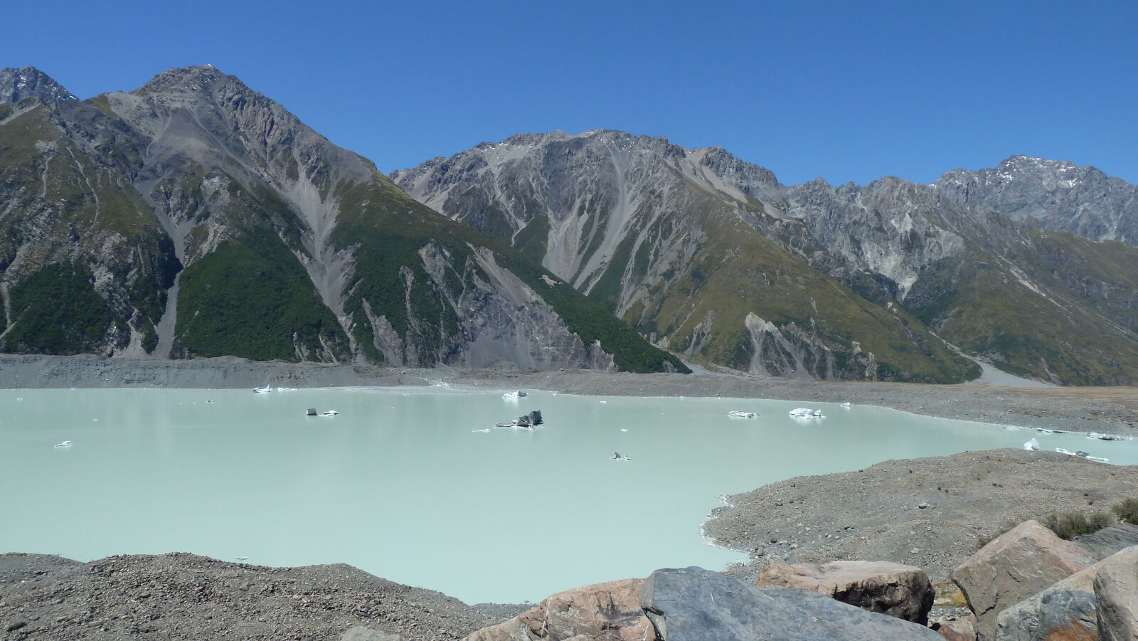 Tasman Lake.