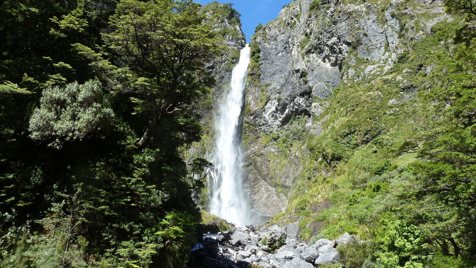 Devil's Punchbowl, Arthurs Pass.
