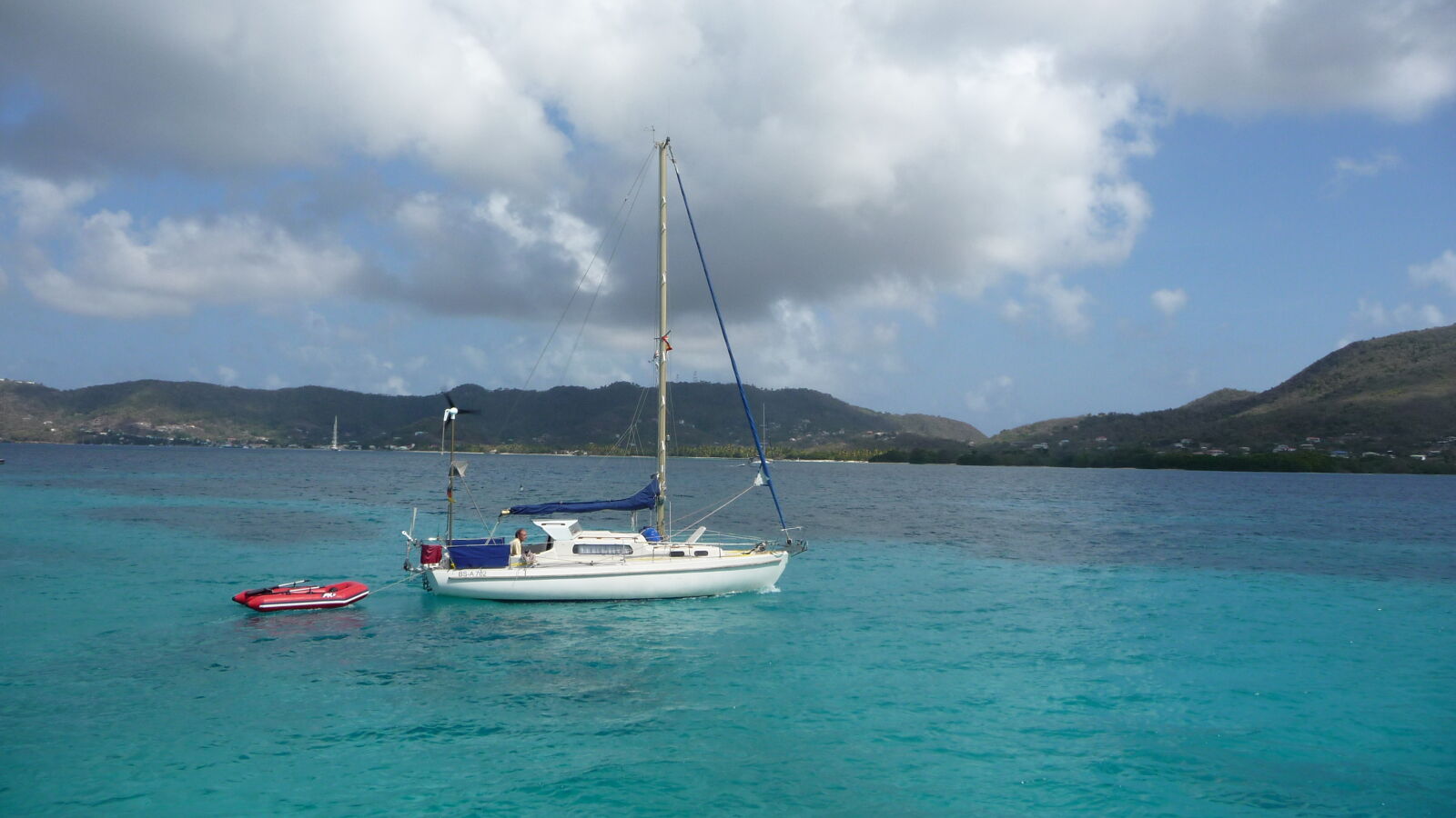 Thomas / SY Frigga vor Sandy Island, Carriacou.