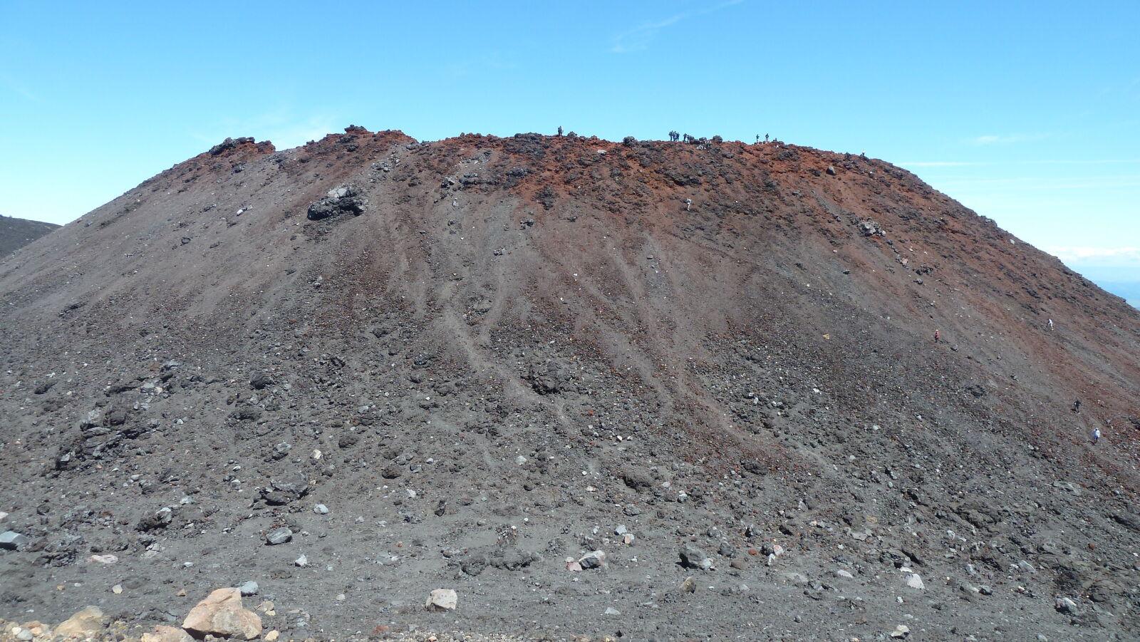 Aufstieg auf den Mt. Ngauruhoe (2287 m); Tongariro Northern Circuit, Tag 1.