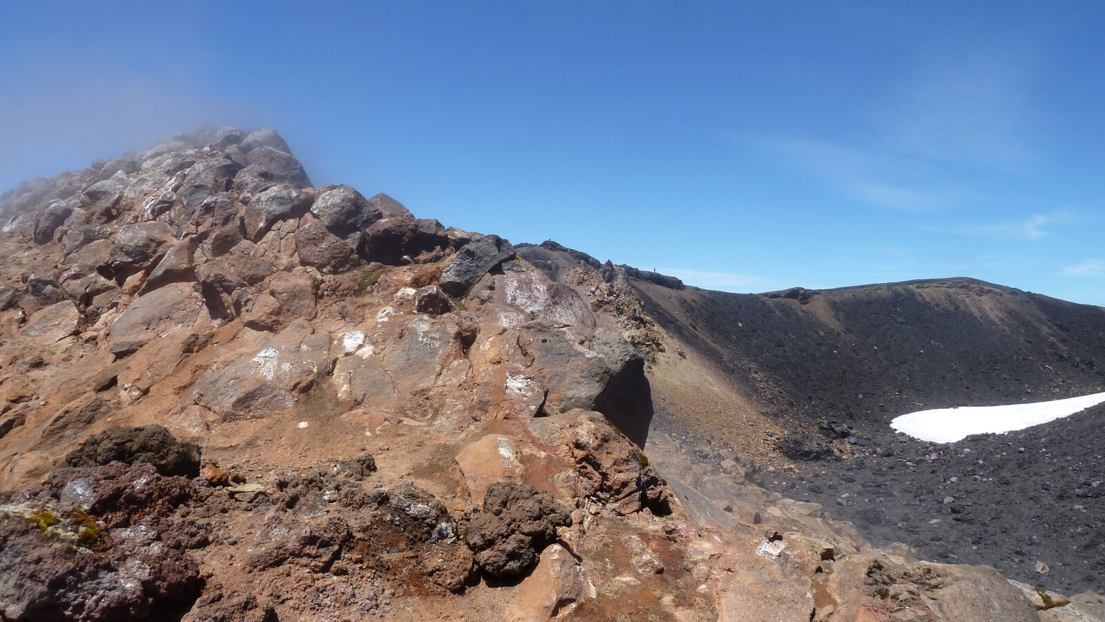 Am Gipfel des Mt. Ngauruhoe (2287 m); Tongariro Northern Circuit, Tag 1.