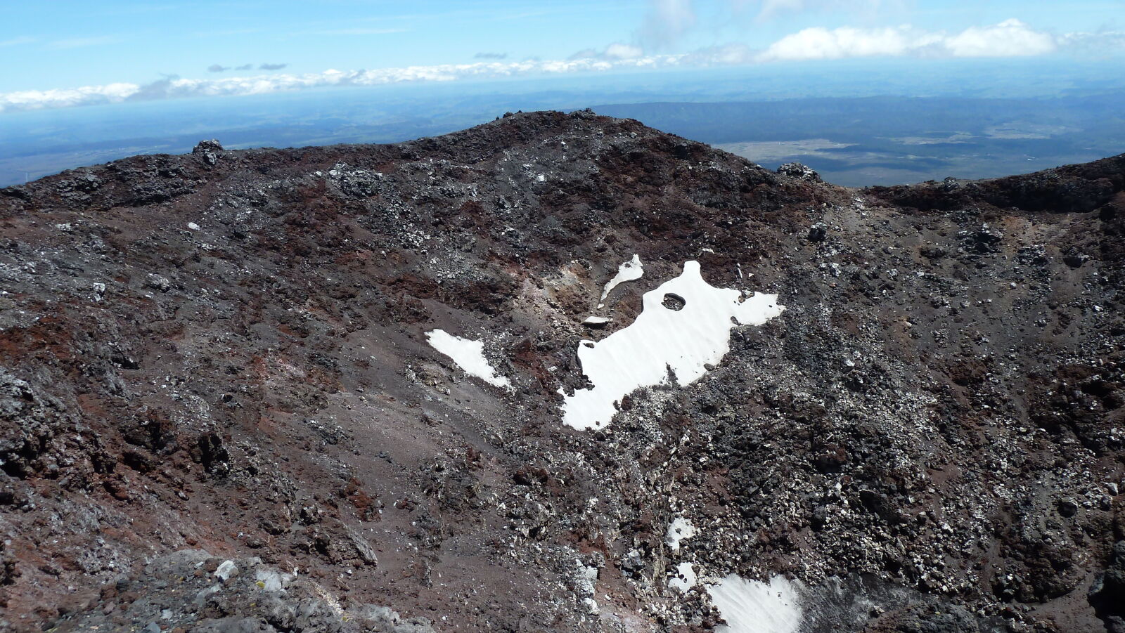 Am Gipfel des Mt. Ngauruhoe (2287 m); Tongariro Northern Circuit, Tag 1.