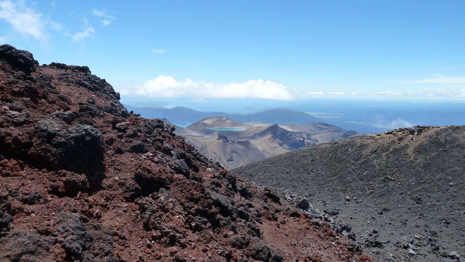 Am Gipfel des Mt. Ngauruhoe (2287 m); Tongariro Northern Circuit, Tag 1.