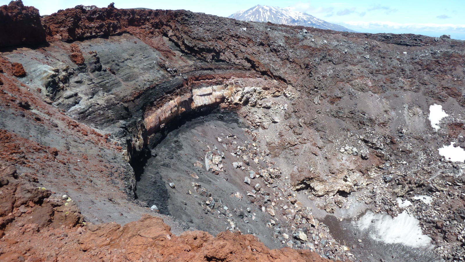 Am Gipfel des Mt. Ngauruhoe (2287 m); Tongariro Northern Circuit, Tag 1.