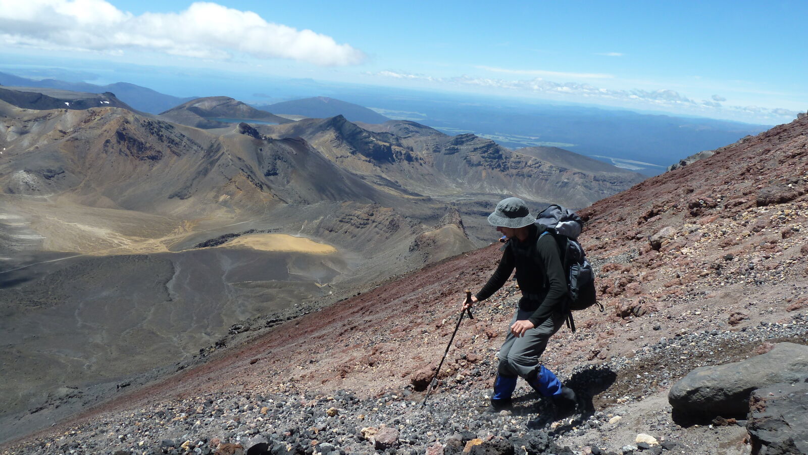 Abstieg vom Mt. Ngauruhoe (2287 m); Tongariro Northern Circuit, Tag 1.