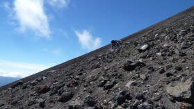 Aufstieg auf den Mt. Ngauruhoe (2287 m); Tongariro Northern Circuit, Tag 1.