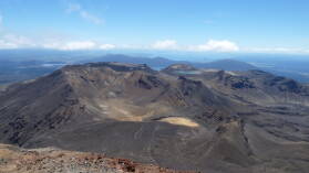 Aufstieg auf den Mt. Ngauruhoe (2287 m); Tongariro Northern Circuit, Tag 1.