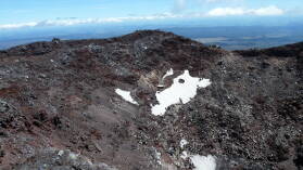Am Gipfel des Mt. Ngauruhoe (2287 m); Tongariro Northern Circuit, Tag 1.