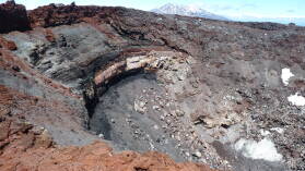 Am Gipfel des Mt. Ngauruhoe (2287 m); Tongariro Northern Circuit, Tag 1.