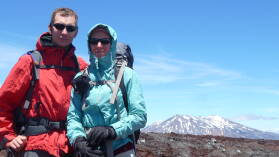 Am Gipfel des Mt. Ngauruhoe (2287 m); Tongariro Northern Circuit, Tag 1.
