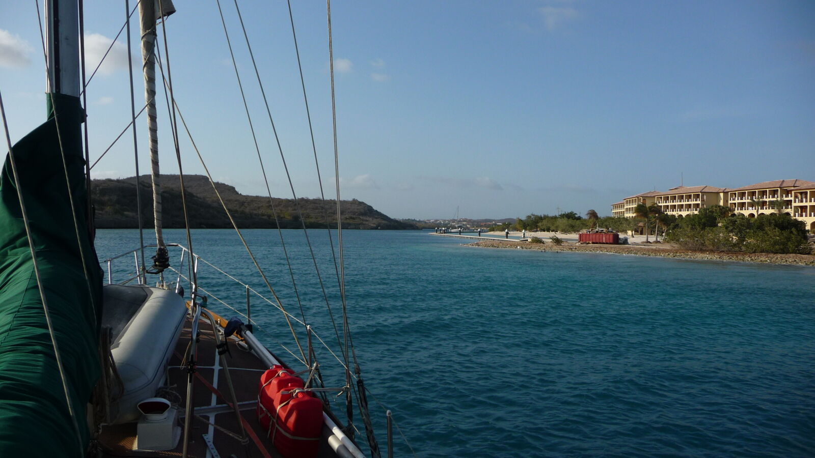 Einfahrt nach Spanish Waters.