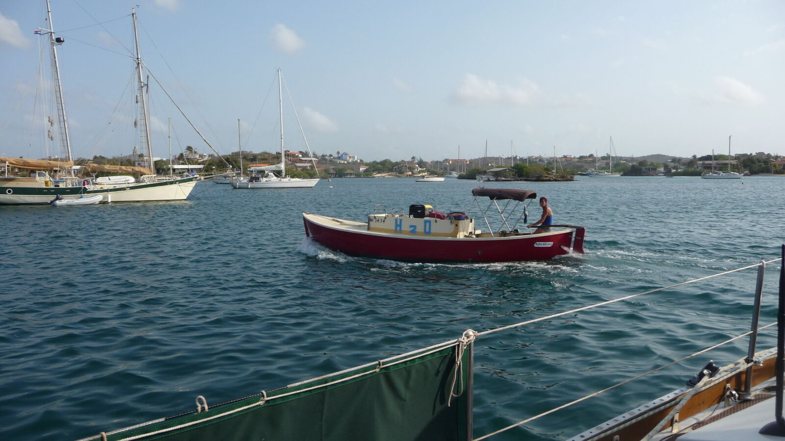 Das Water Boat von Spanish Waters.