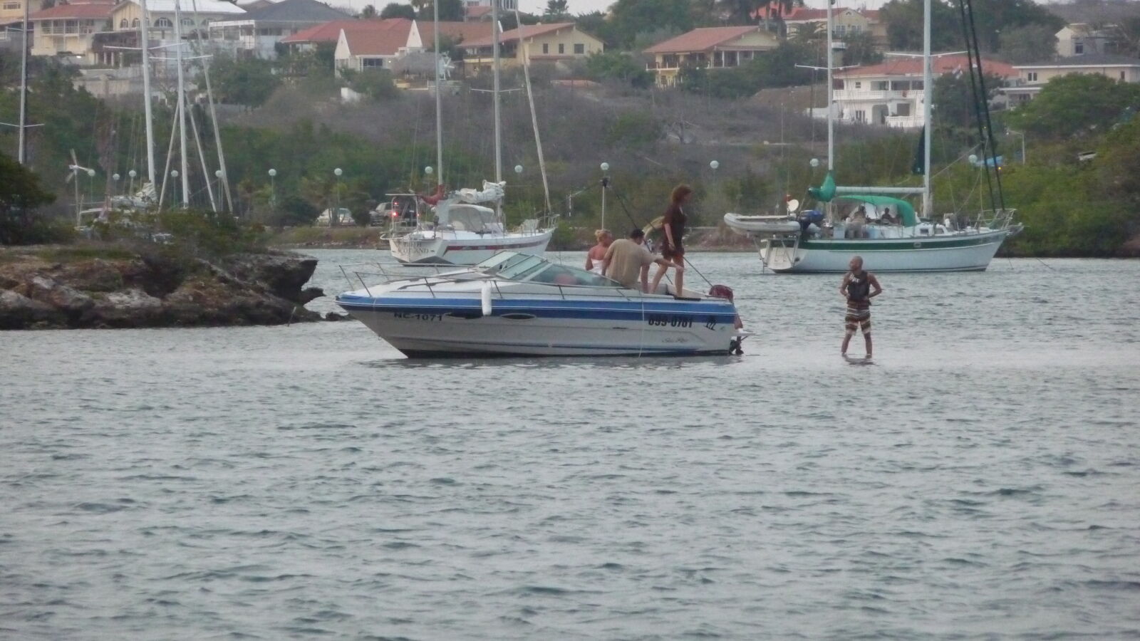 Auch für Motorboote kann es zu seicht werden, wenn man keine Seekarte verwendet.
