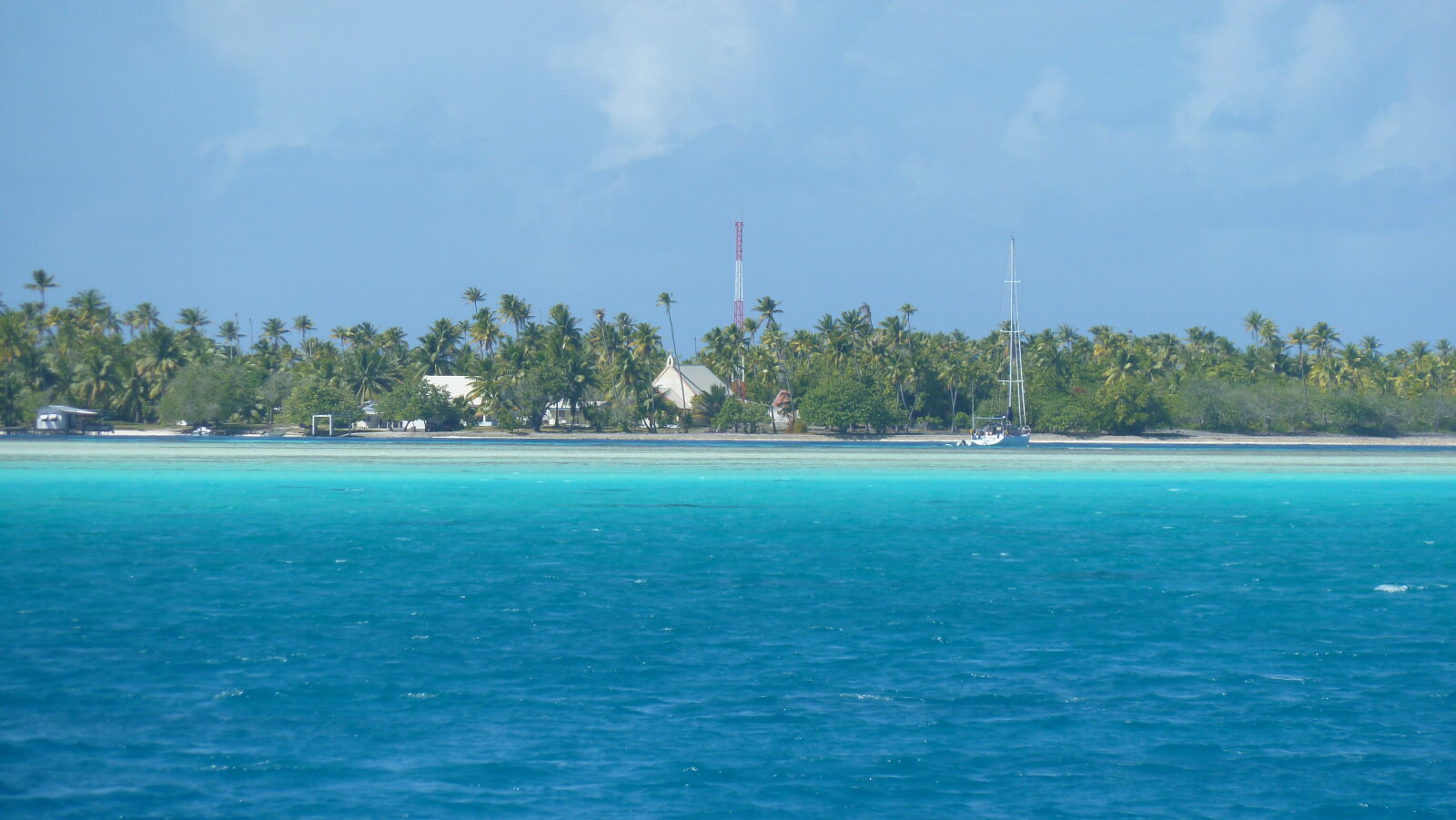 Passe Tumakohua, dahinter Tetamanu.
