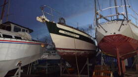 Das Unterwasserschiff wurde sandgestrahlt.