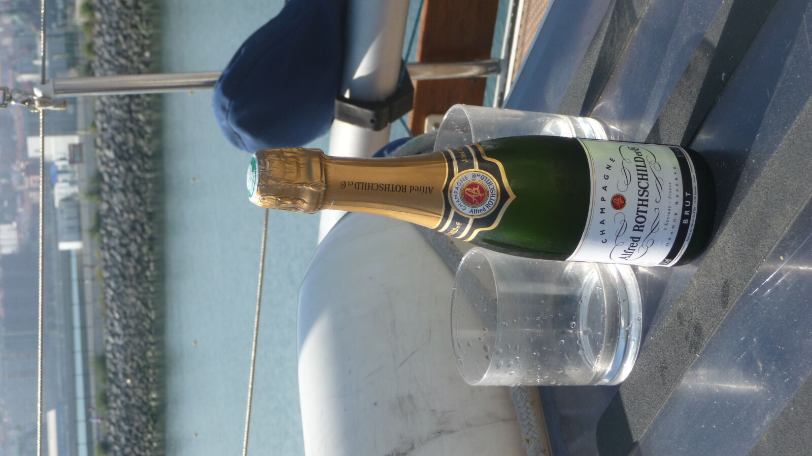 Sonjas Sponsion - natÃ¼rlich mit franzÃ¶sischem Champagner.