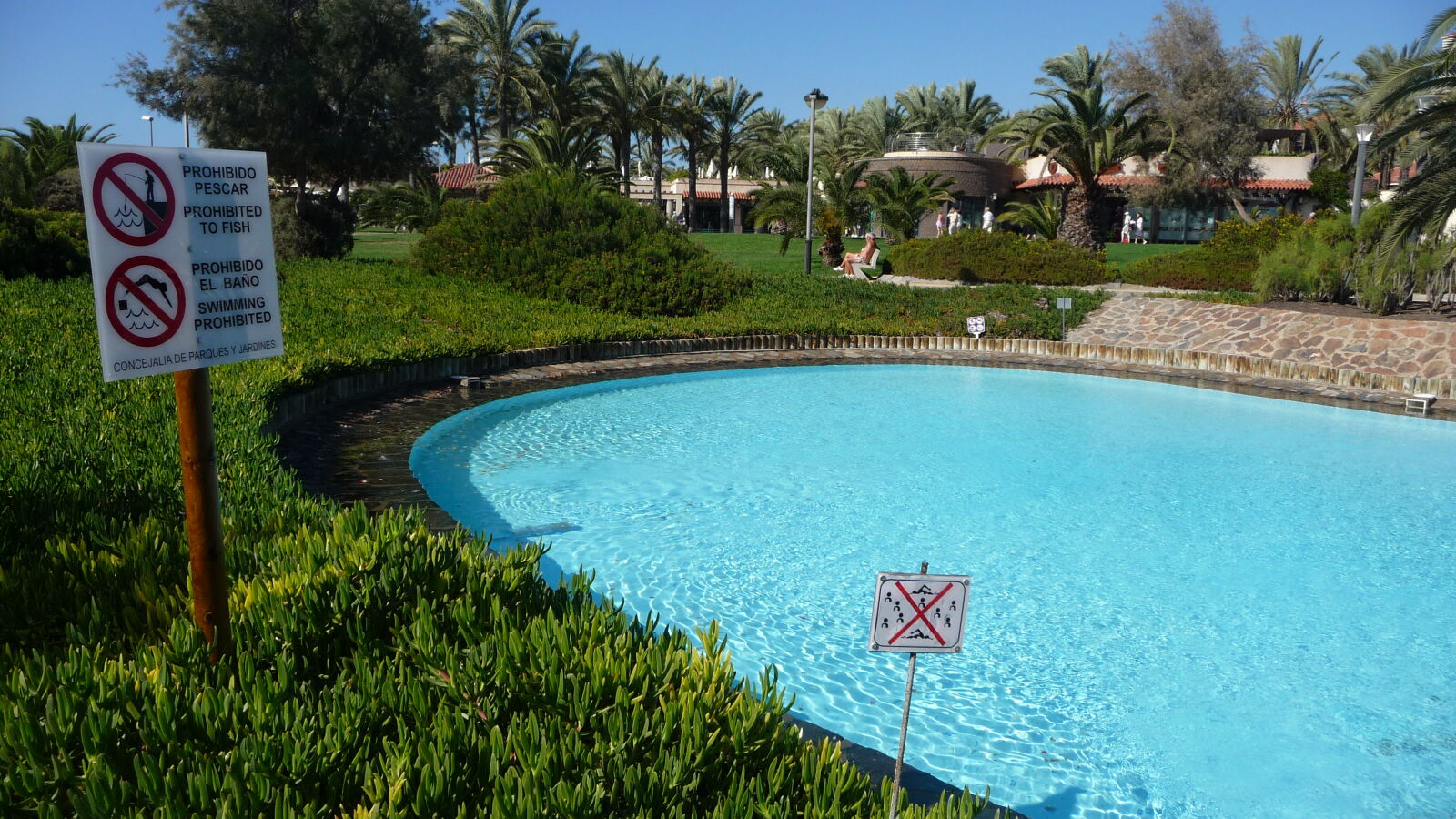 Angeln im Pool ist verboten!