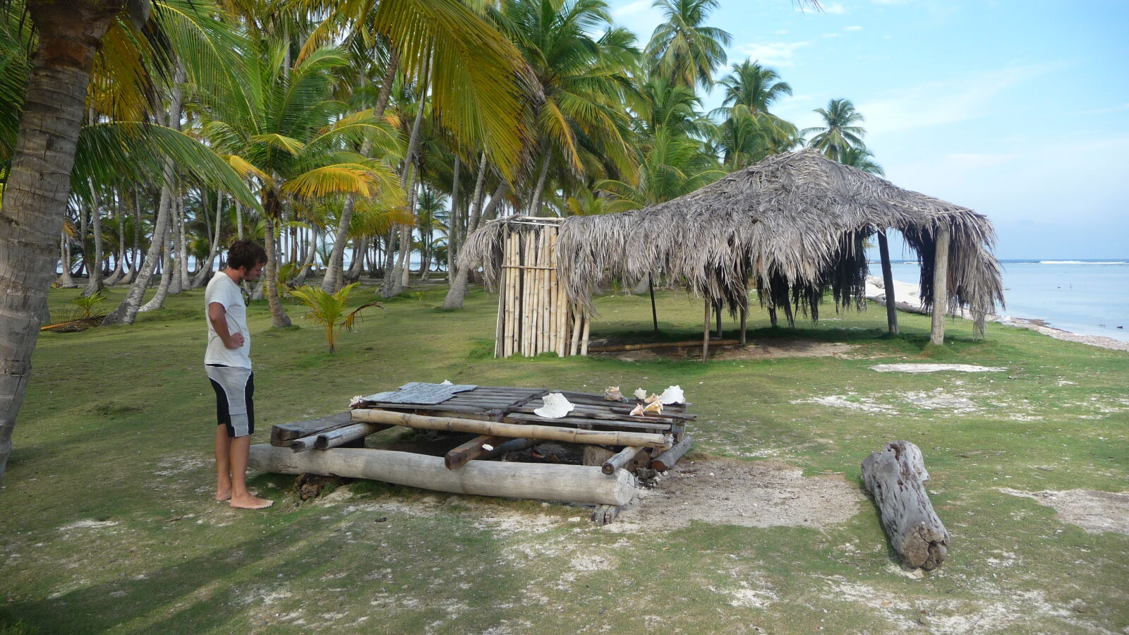 BBQ Island, Holandes Cays.