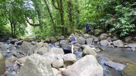 Wanderung zu Cascada Río Genio.