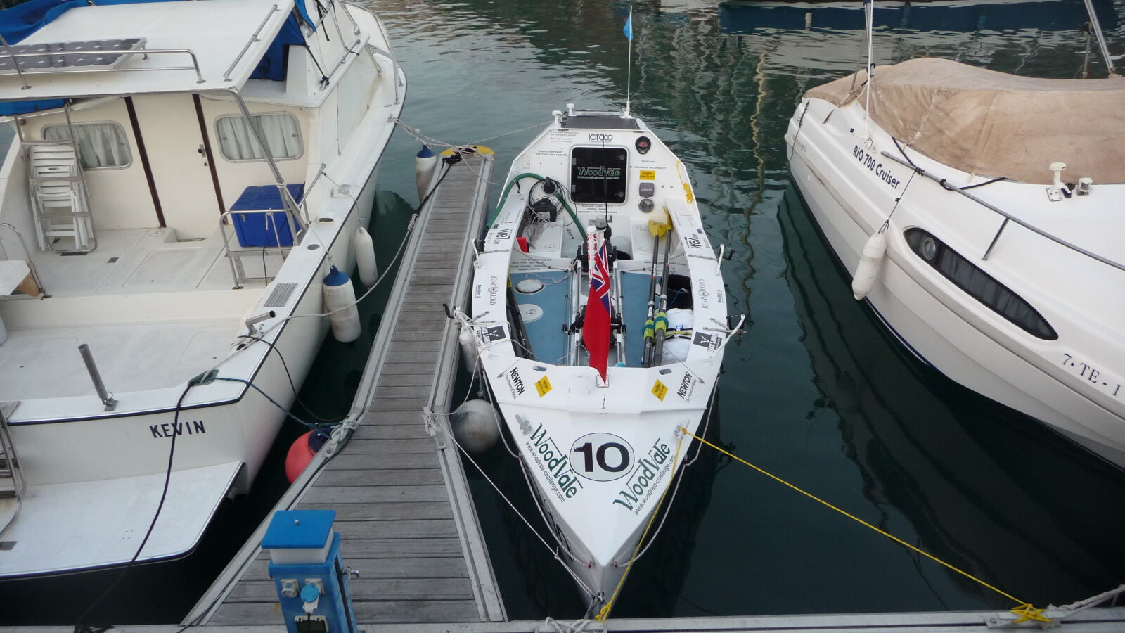 Ruderer im Hafen von San Sebastián, La Gomera.