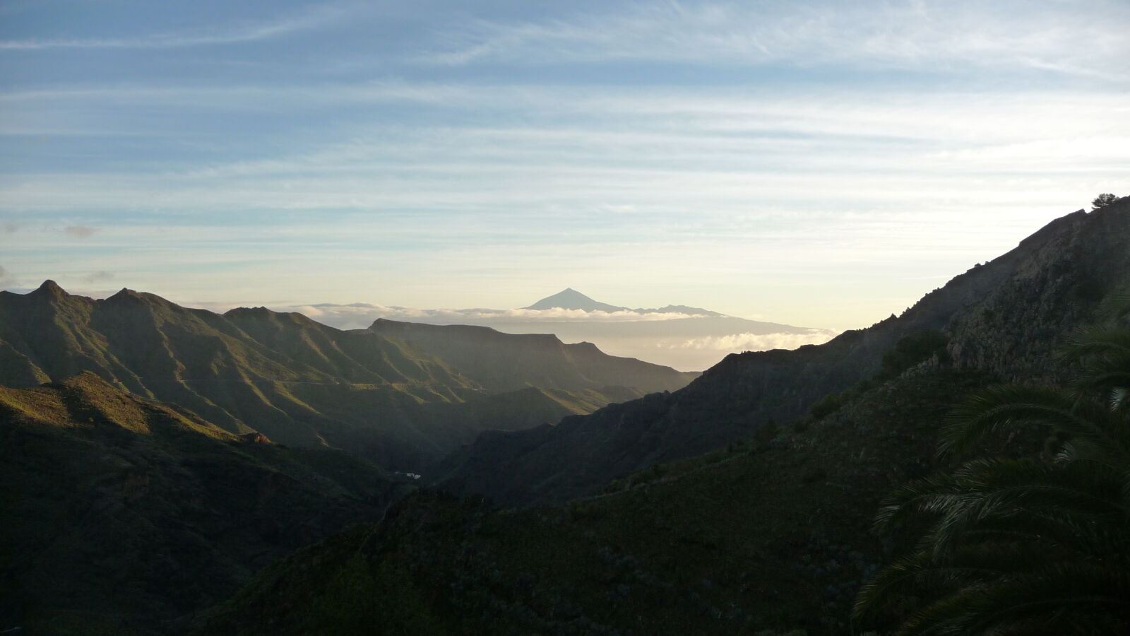 Degollada de Peraza, im Hintergrund Teide auf Teneriffa.