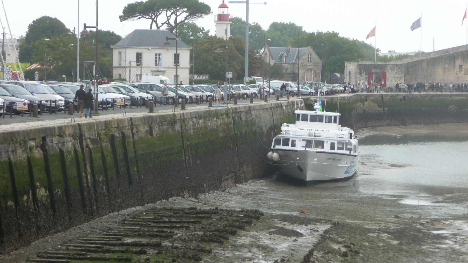 Stadthafen von La Rochelle bei Niedrigwasser