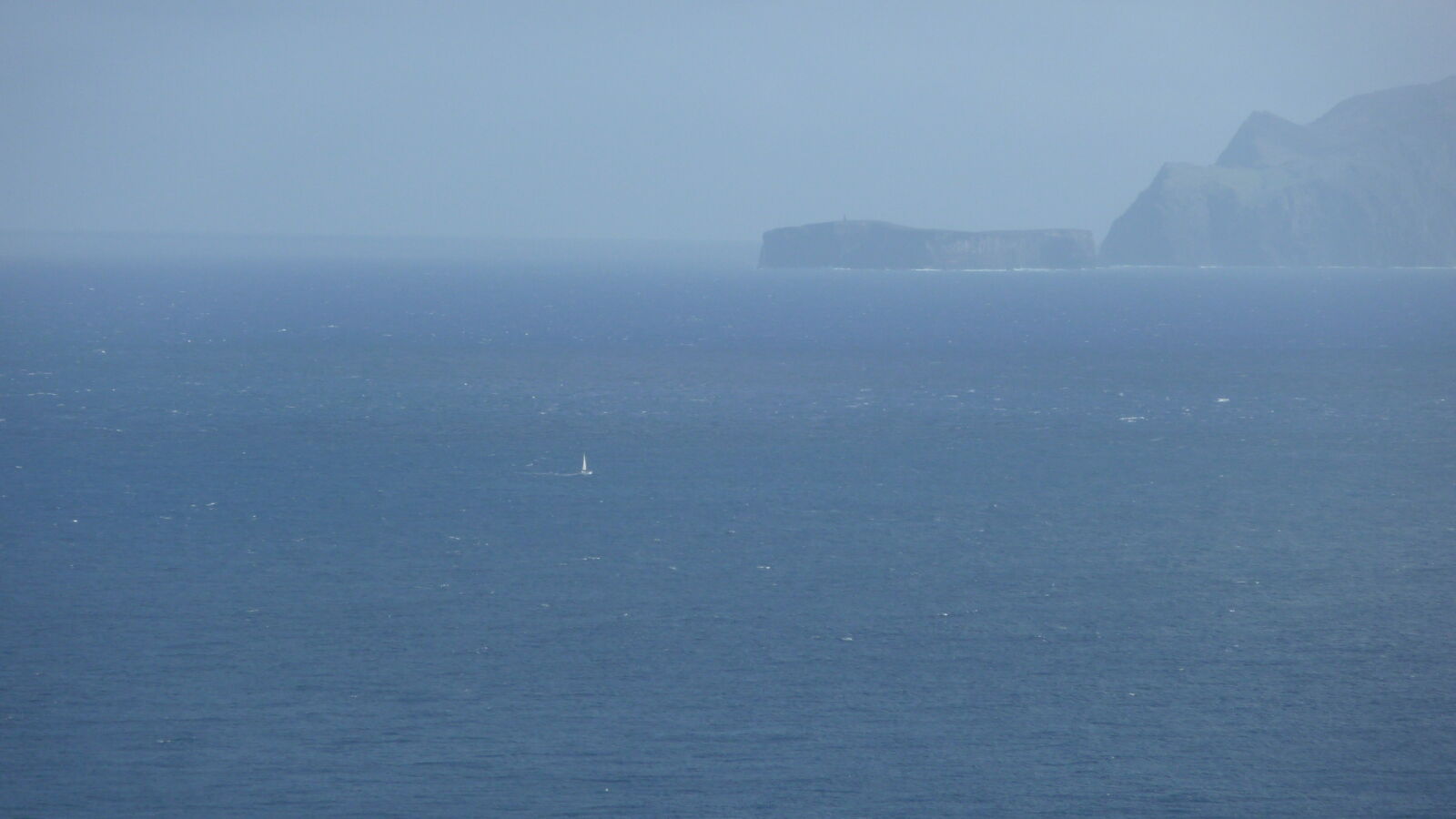 SY Sparrow auf dem Weg nach Funchal.