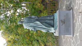 Kaiser Karl I. von Ã–sterreich vor der Igreja de Nossa Senhora do Monte.