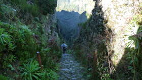 Vom Pico do Arieiro zum Pico Ruivo.