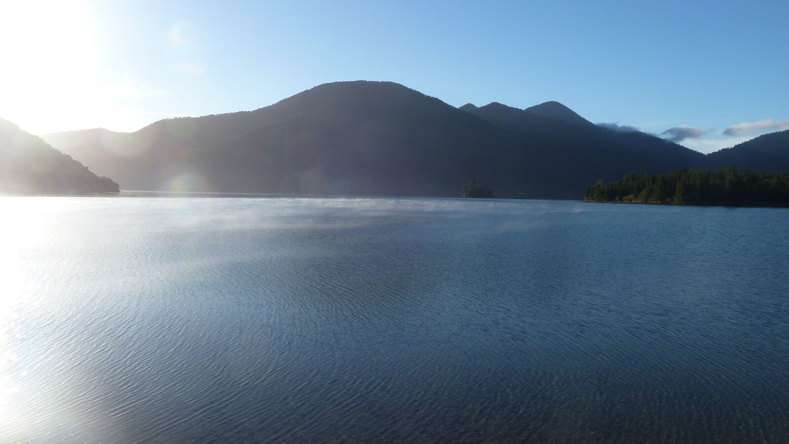 Morgen in Nydia Bay, Nydia Track.