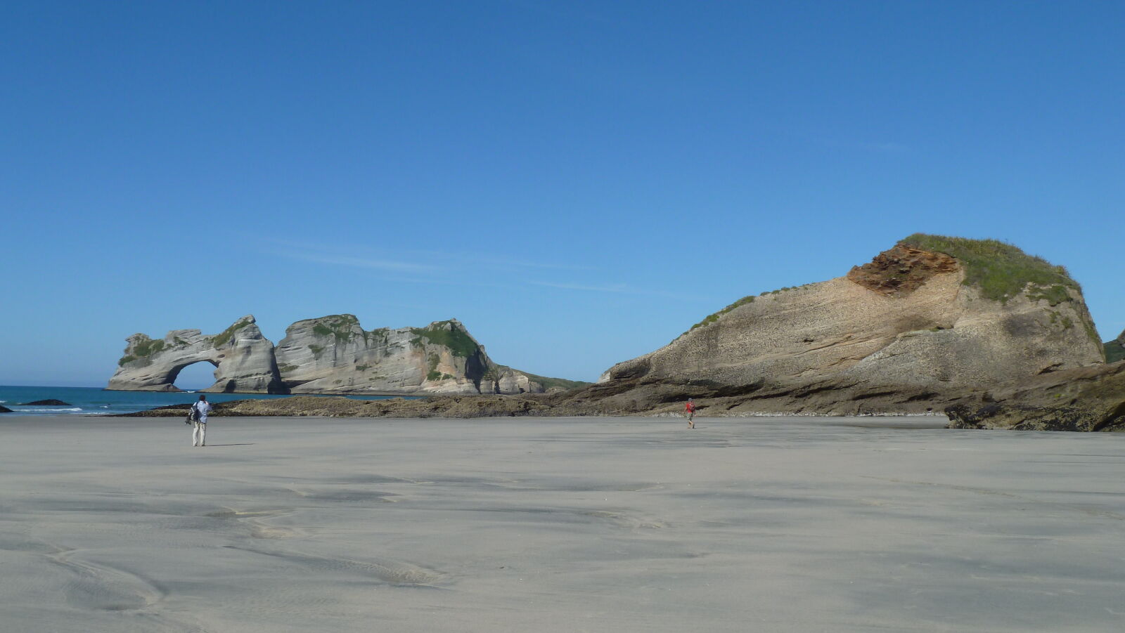 Wharariki Beach.