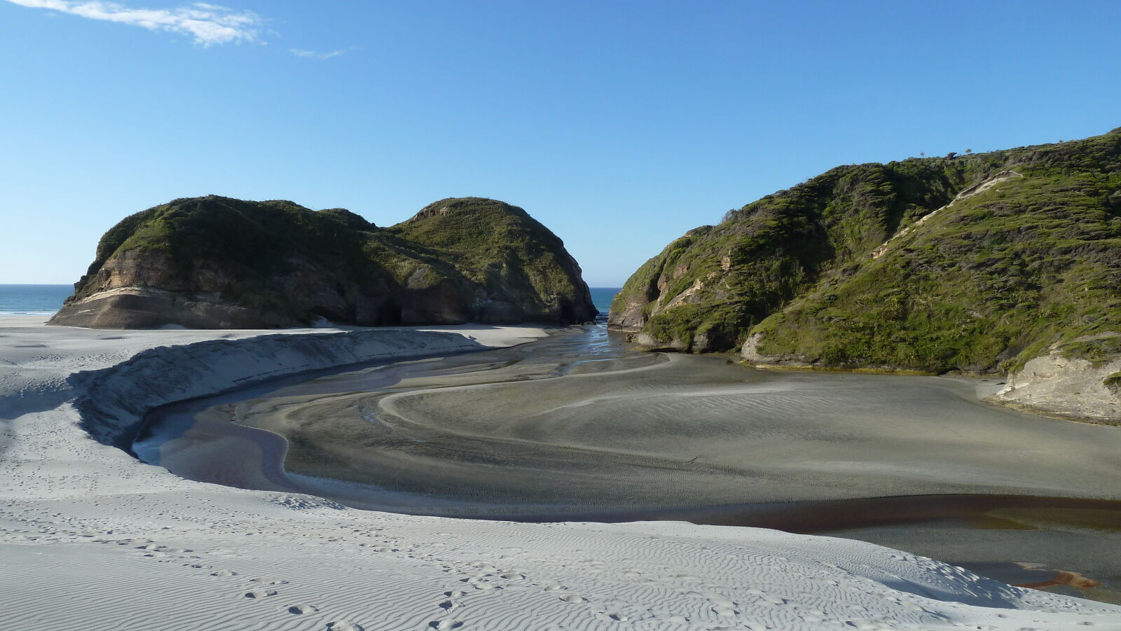 Wharariki Beach.