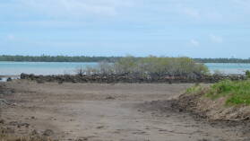 Inselumwanderung; Marae Uira.