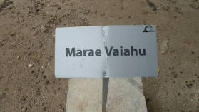 Inselumwanderung; Marae Vaiahu.