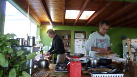 David und Darren am kochen, Piano Hill Farm.