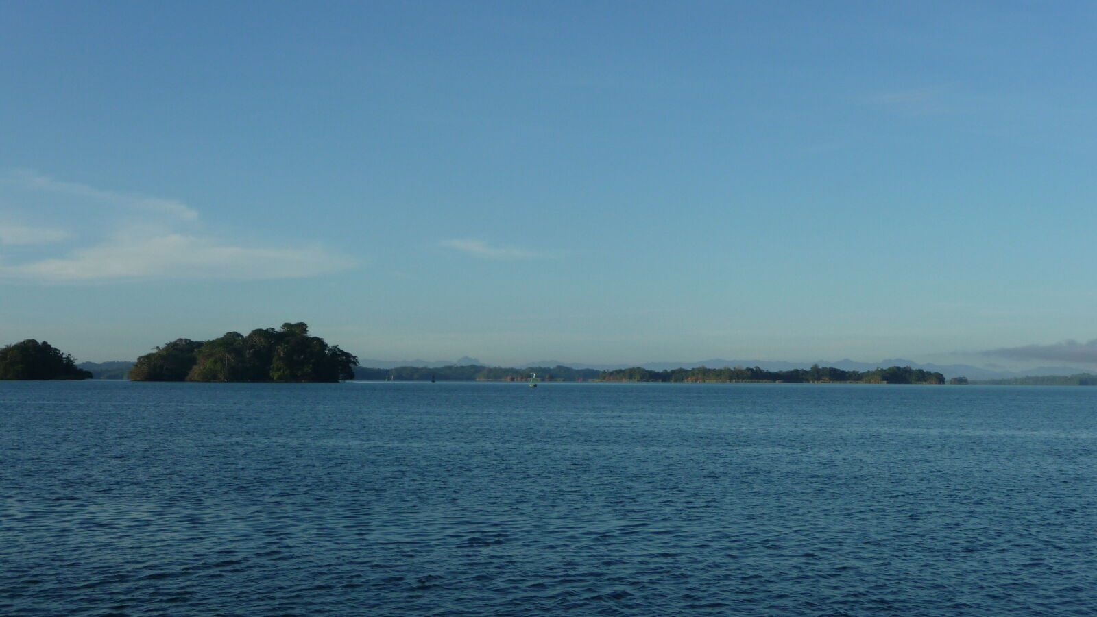 Auf dem Weg durch den Gatun Lake.