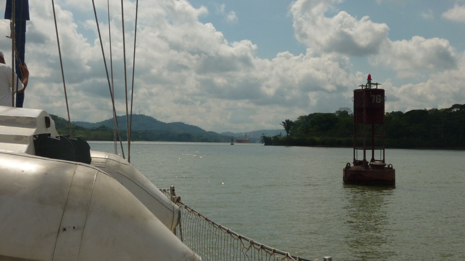 Auf dem Weg durch den Gatun Lake.
