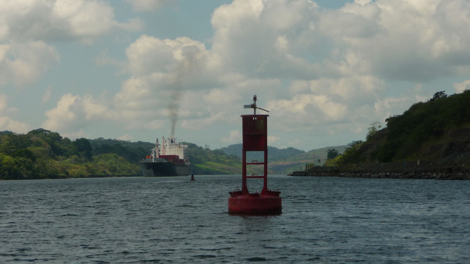 Auf dem Weg durch den Gatun Lake.