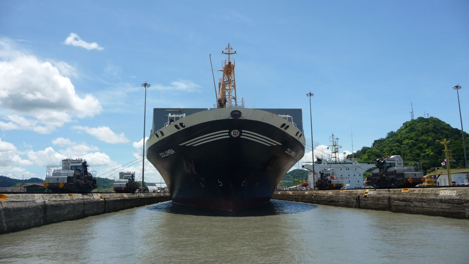 In den Pedro Miguel Locks.