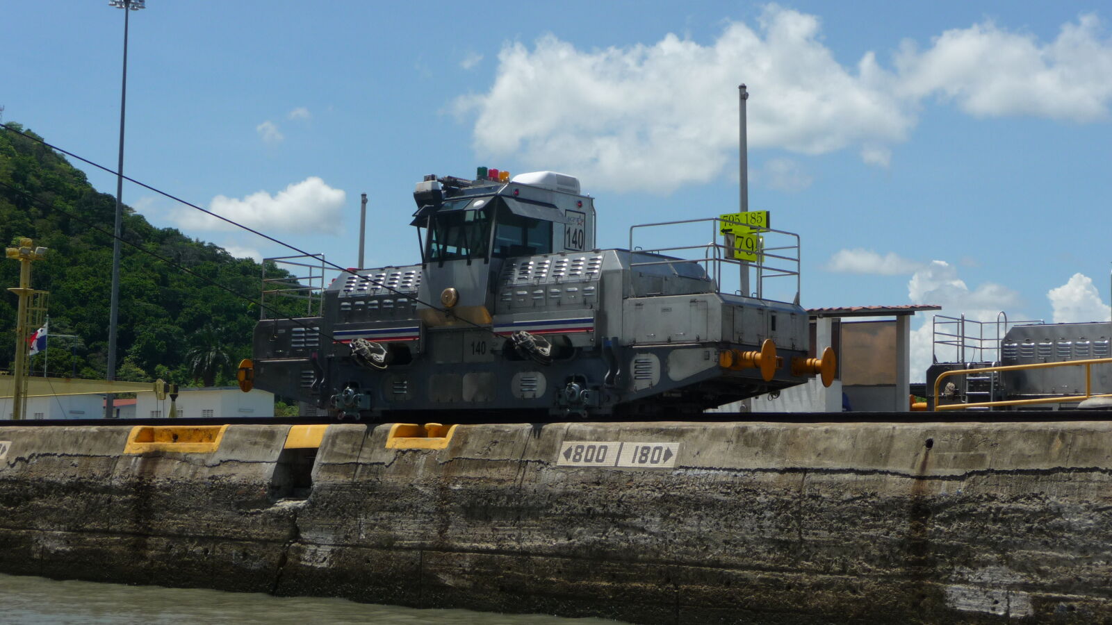 In den Pedro Miguel Locks.