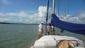 Auf dem Weg durch den Gatun Lake.