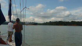 Auf dem Weg durch den Gatun Lake.