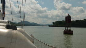 Auf dem Weg durch den Gatun Lake.