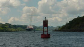 Auf dem Weg durch den Gatun Lake.