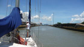 In den Pedro Miguel Locks.