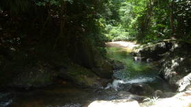 Wanderung entlang der Rio Diablo Wasserleitung.