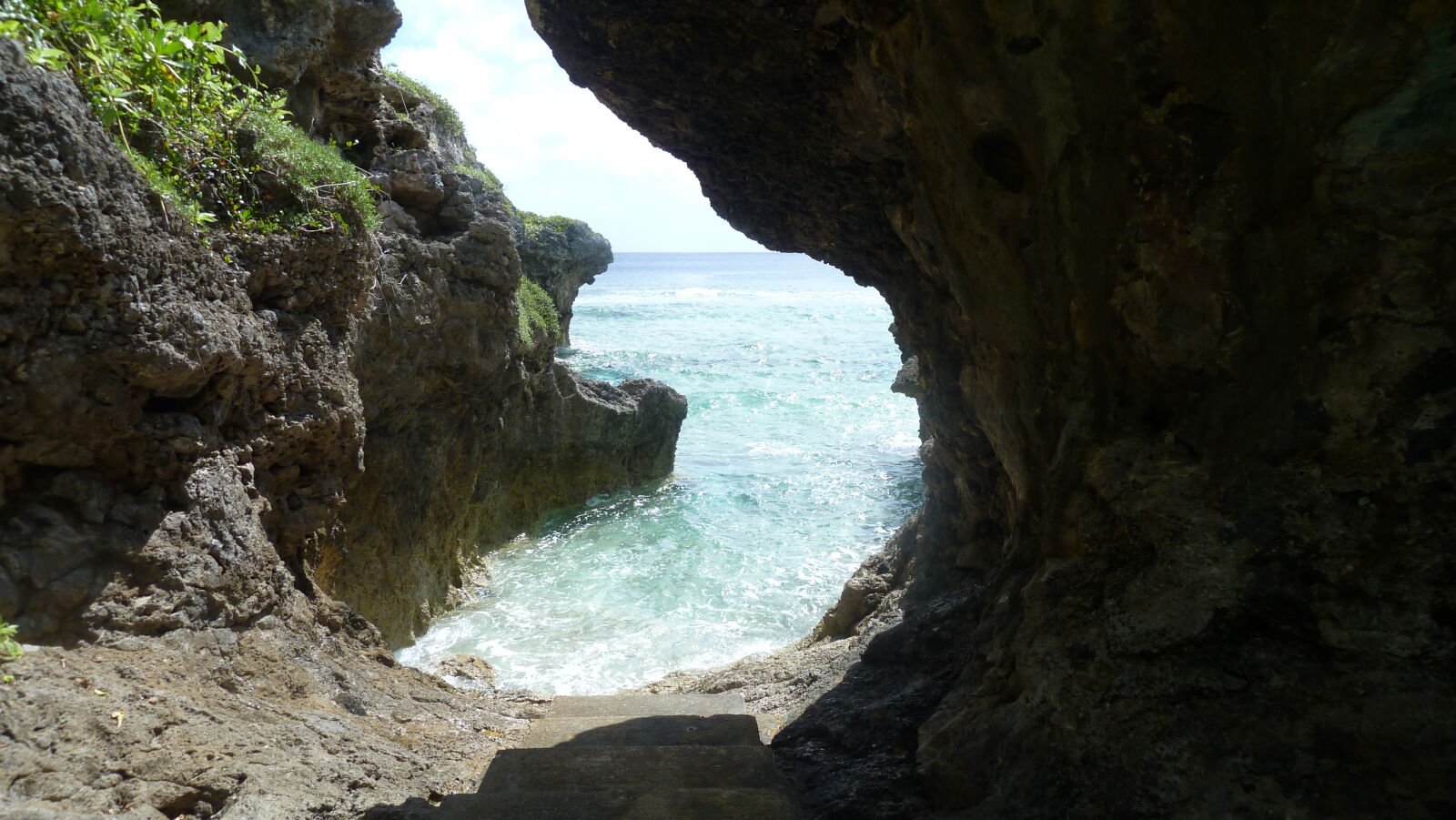 Hala Tahi Togalupo.