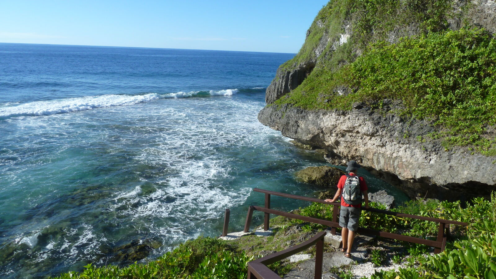 Amanau Sea Track.