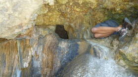 Fisiga und Limu Caves.